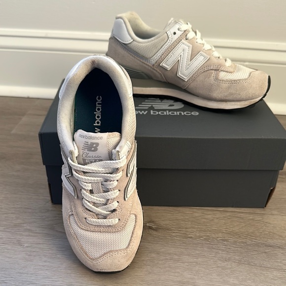 New Balance Classics Cream and White Athletic Shoes - Picture 5 of 10